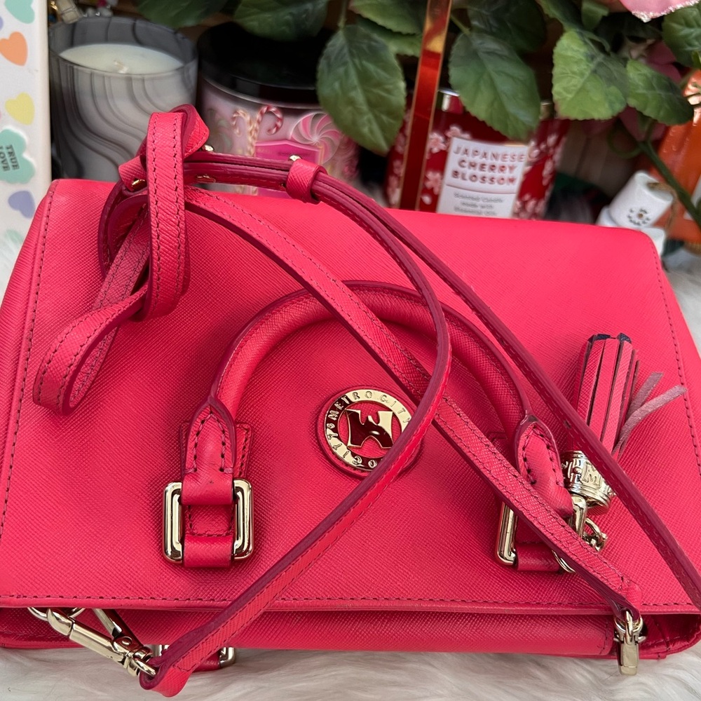 💜MetroCity Crossbody Bag in Magenta Canvas - Picture 15 of 16